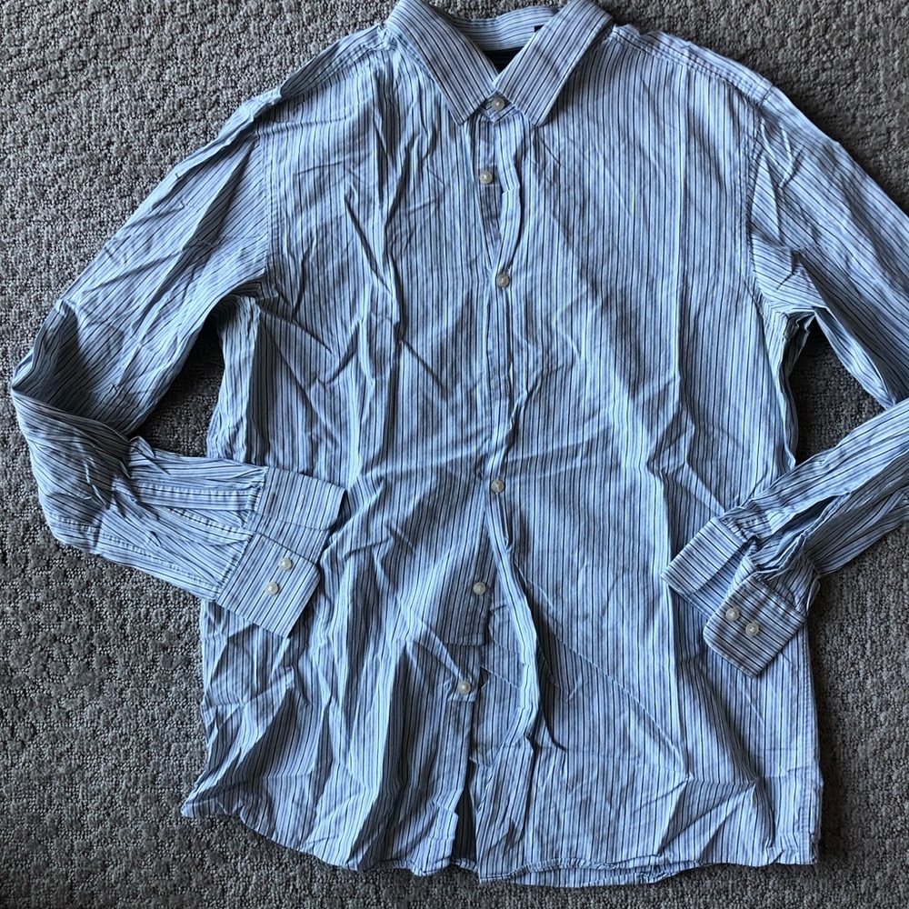 Hugo Boss button down. Excellent condition! - Picture 4 of 4